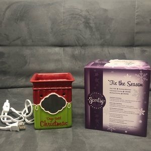 Scentsy Tis the Season warmer.